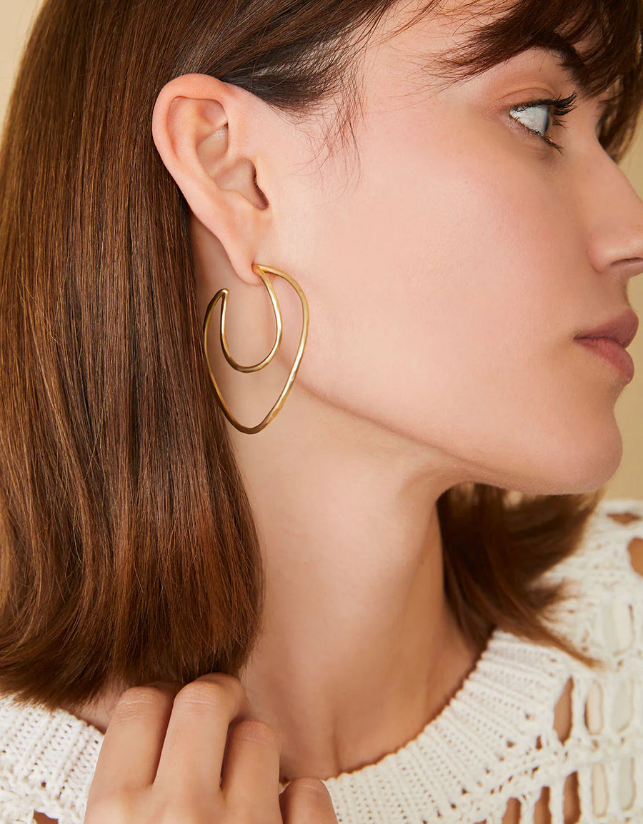 Winding Oak Hoop Earrings Gold