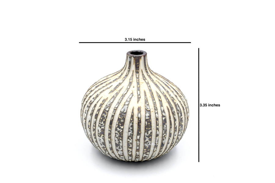 CONGO TINY L-Handcrafted Porcelain Bud Vase