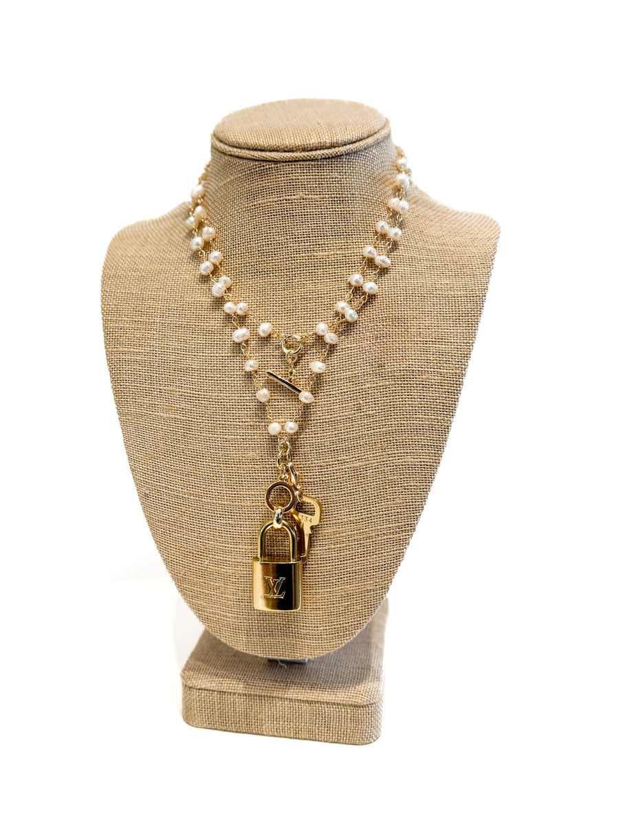 Long Pearl Lock Necklace