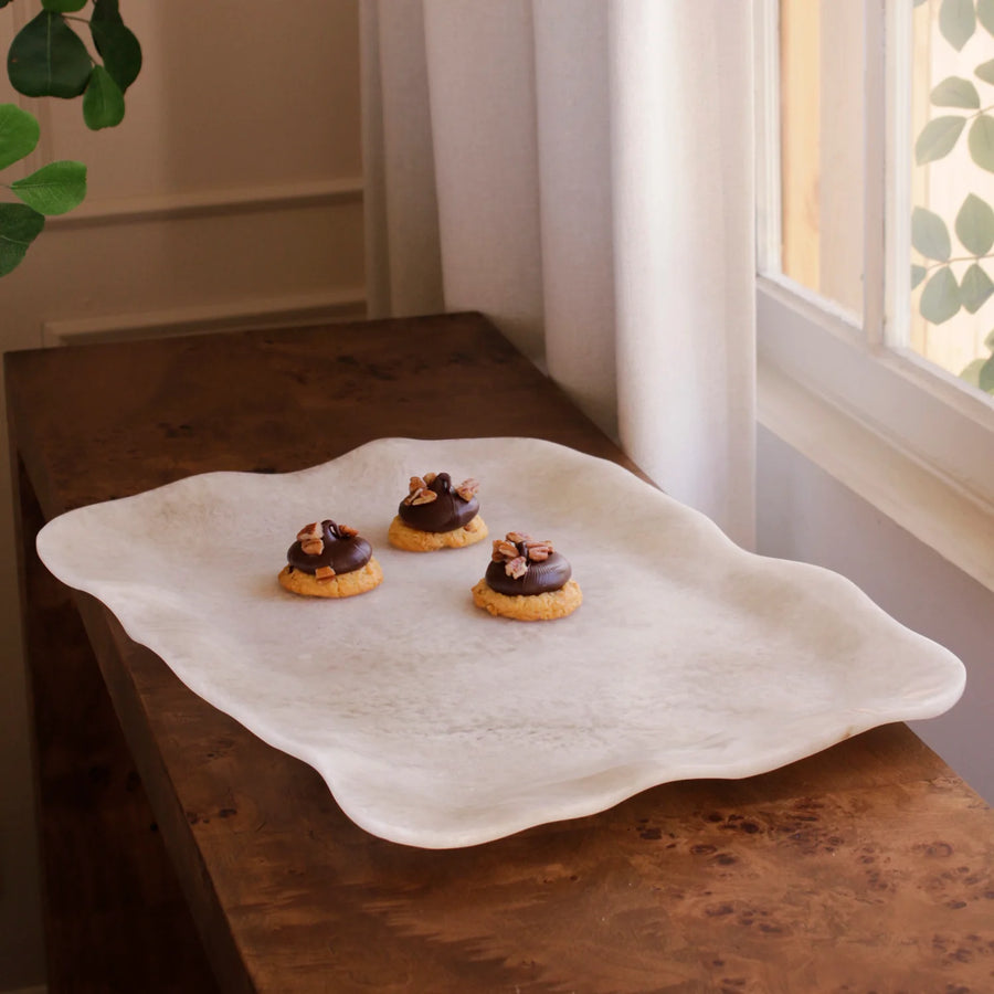 RESIN Alabaster Extra Large Rectangular Tray - White Swirl