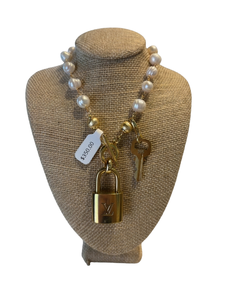 Rosary Pearl Lock Necklace