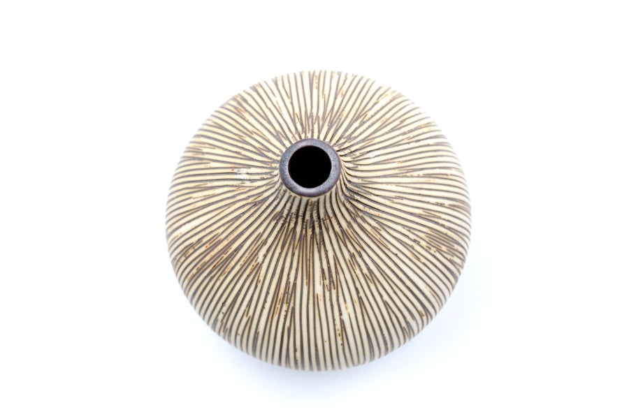 CONGO TINY L-Handcrafted Porcelain Bud Vase