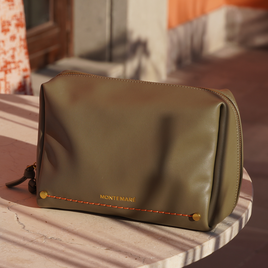 Roma Standing Toiletry Case