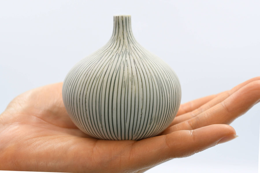 CONGO TINY S-Handcrafted Porcelain Bud Vase